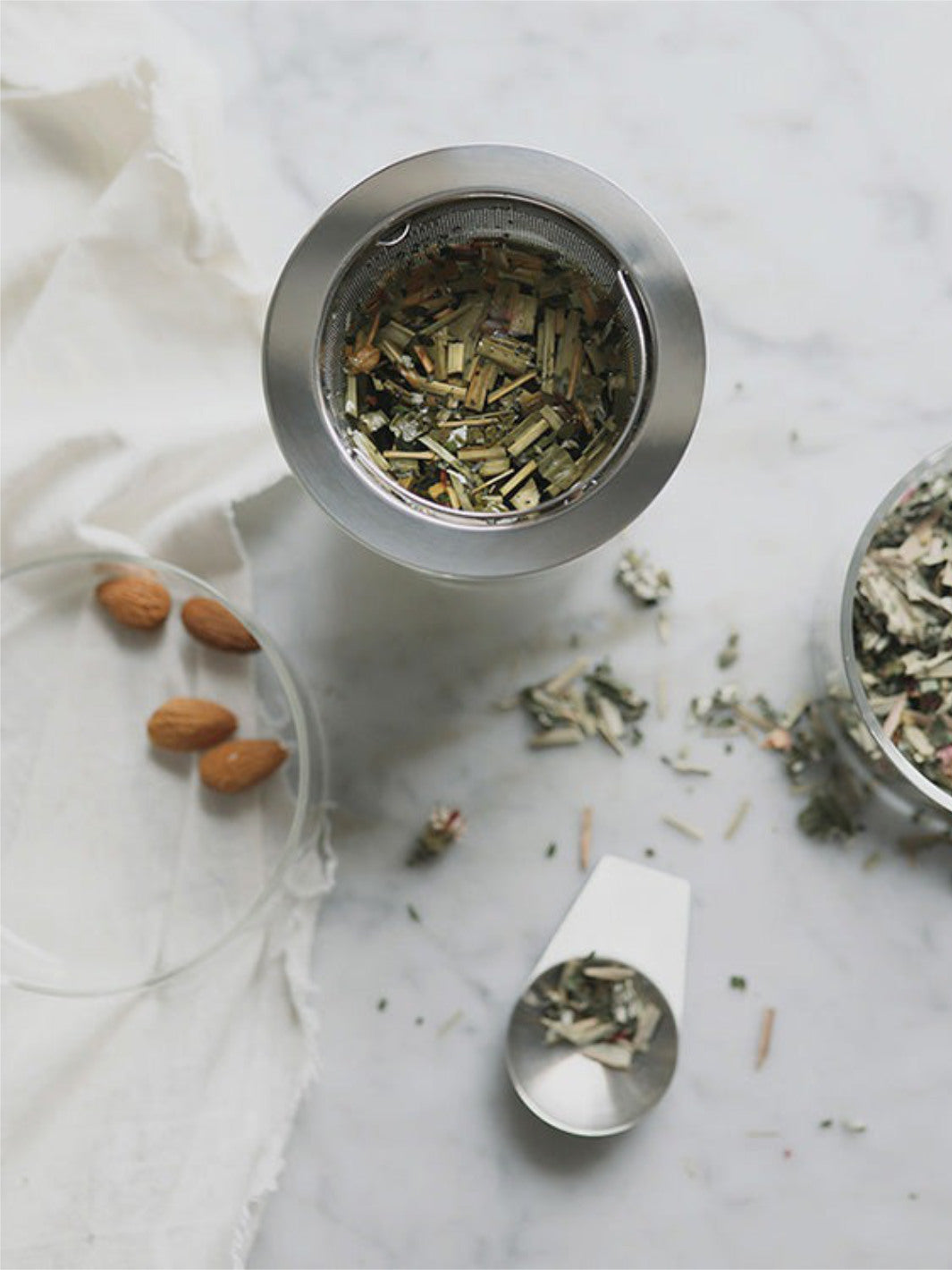 KINTO LEAVES TO TEA Cup with Strainer (260ml/8.8oz)