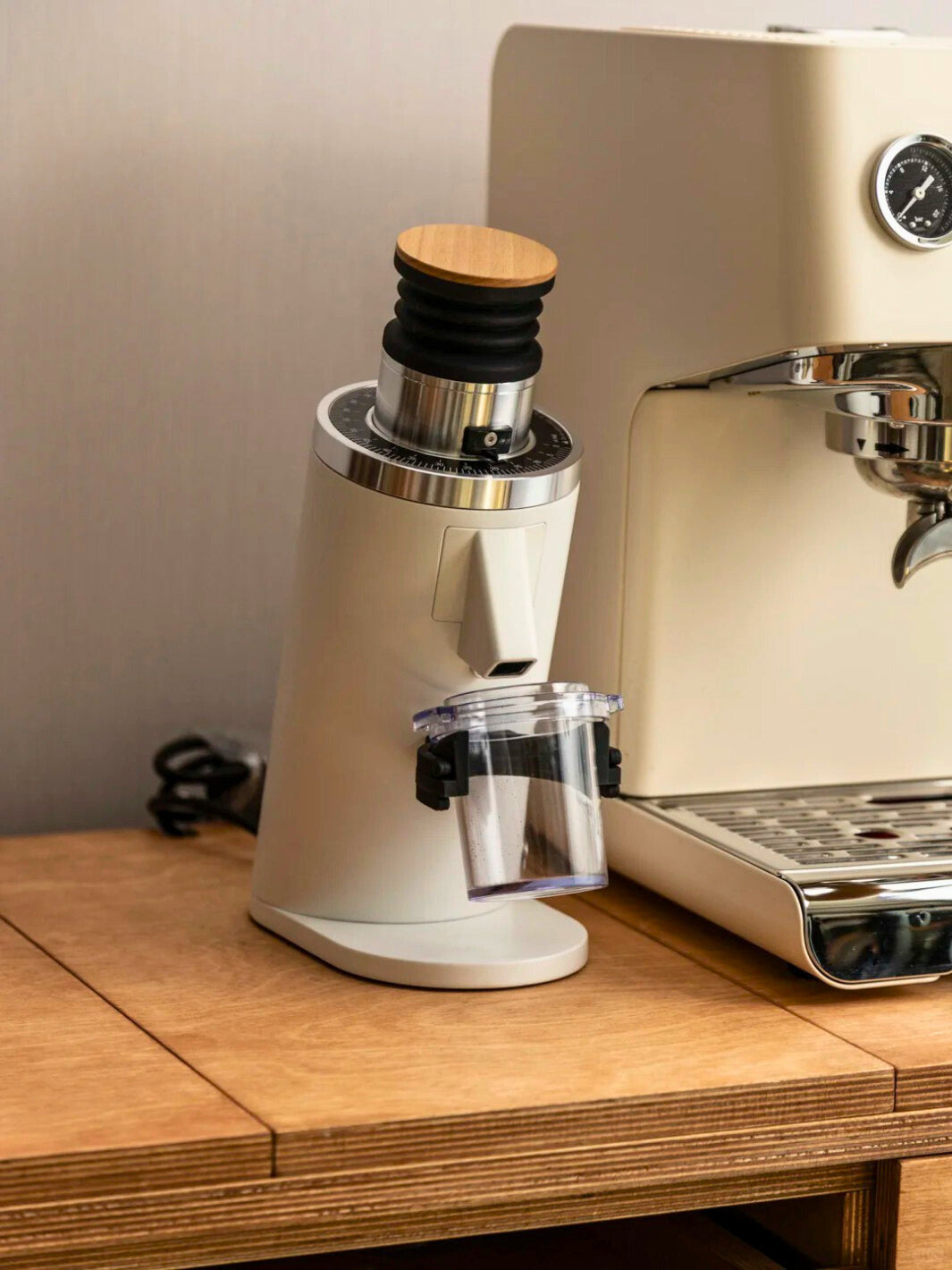 DF GRINDERS DF54 All-Purpose Coffee Grinder (120V) (White) (Used)